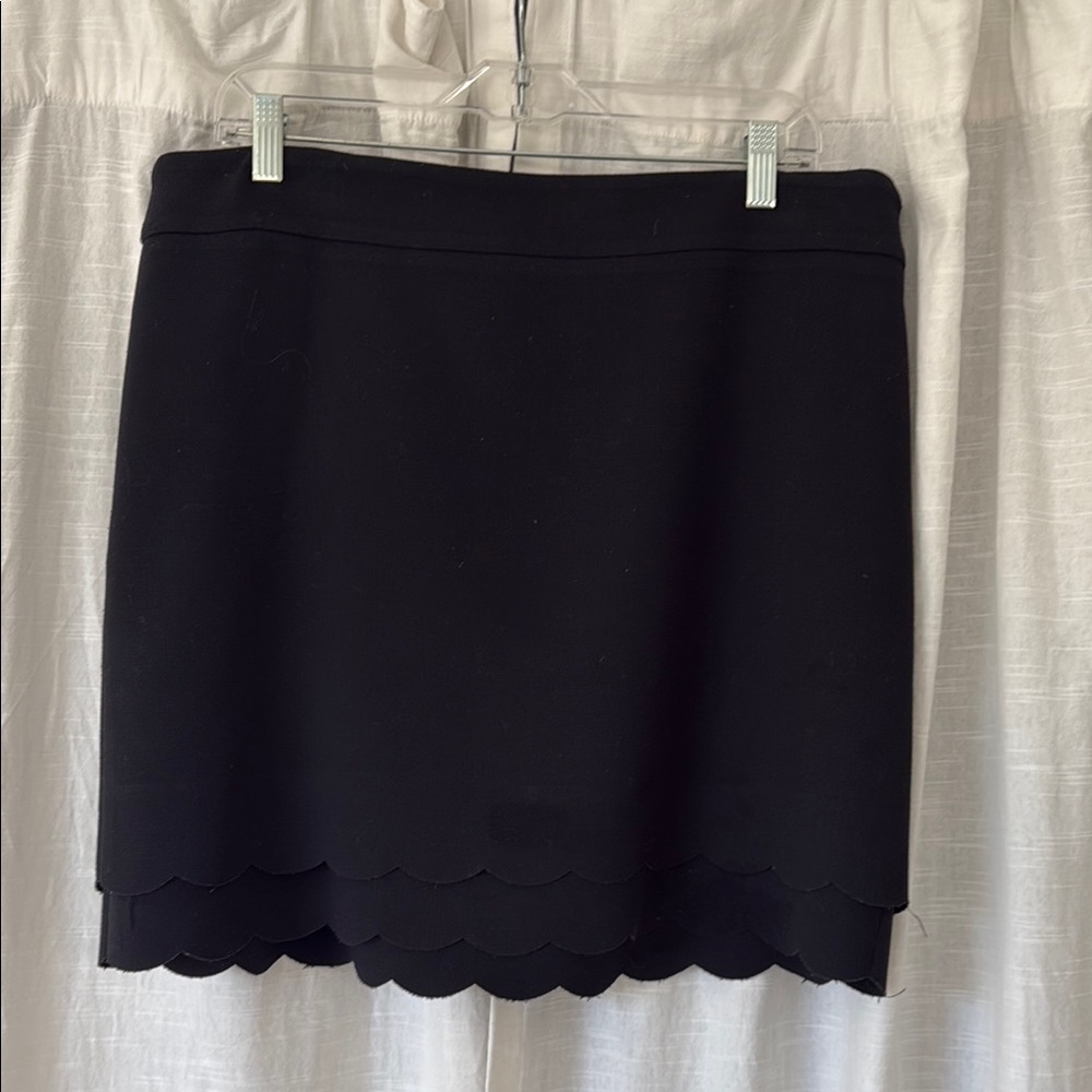 Elegant Black Scalloped Hem Skirt